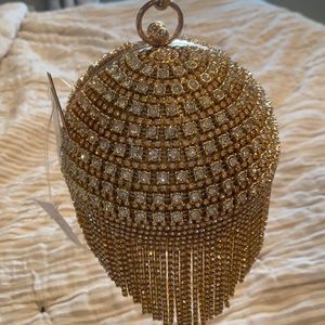 Adorable new with tags purse fully reinstone